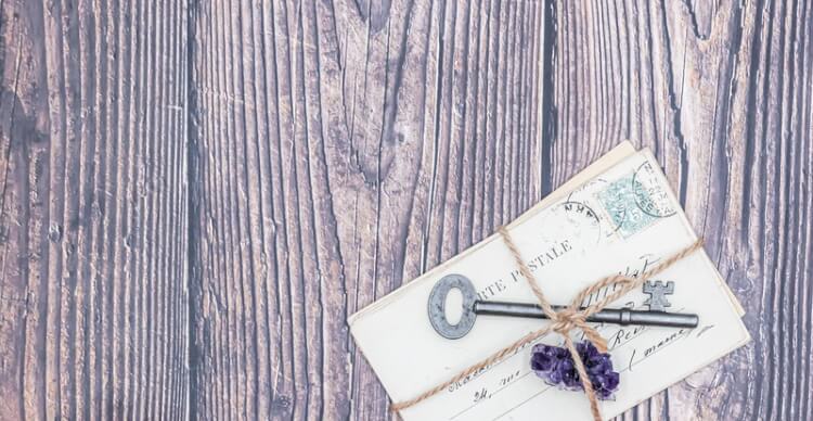 夫や妻が隠し持っている不審なモノとは