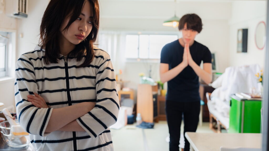 妻を悪者に仕立てる浮気夫――バレても会いに行く不倫の依存構造