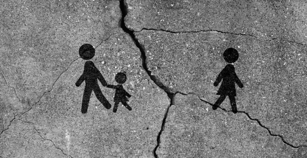 不倫を認めた夫が「離婚してくれ」と迫るとき-別れてあげない妻の戦術と覚悟|探偵事件簿-福岡