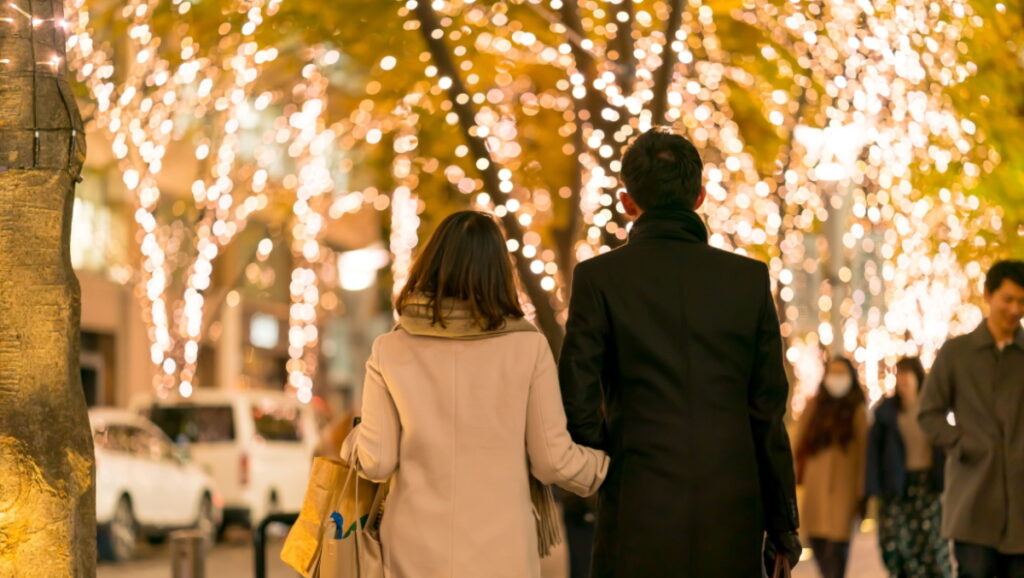 浮気相手とデート中の不倫夫｜探偵事件簿-福岡