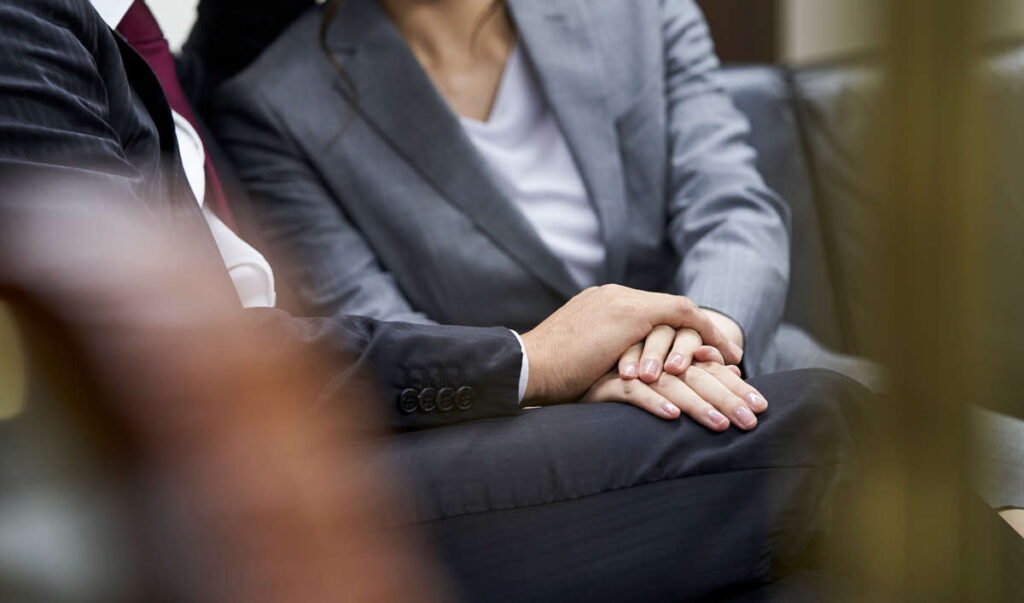 浮気相手の女はたくさんいる！５０代・６０代・熟年離婚で妻が「絶対バカを見ない」ための逆転術|探偵事件簿－福岡