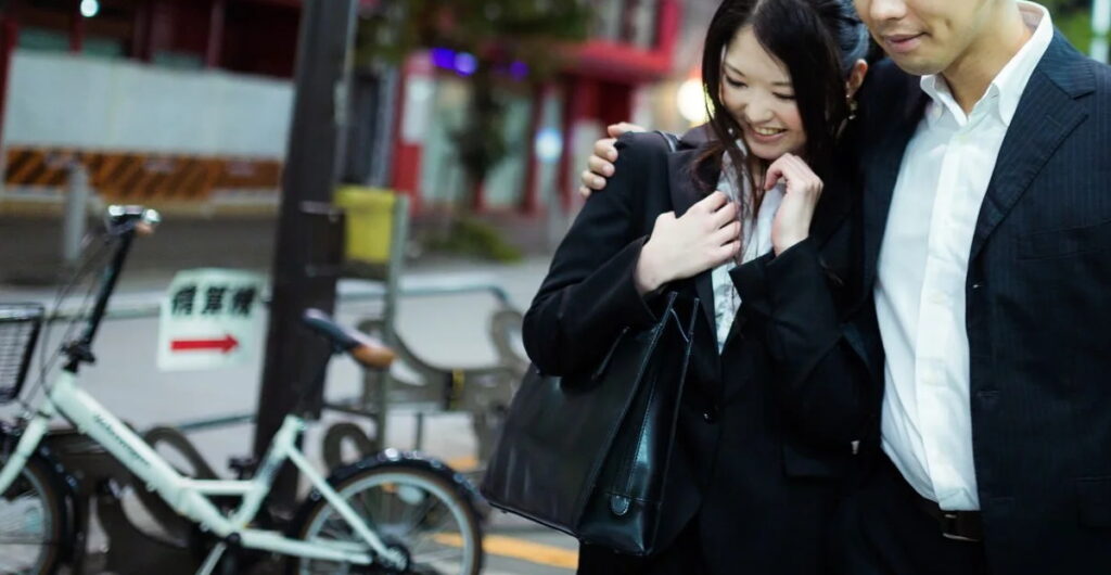 浮気する夫「夫が冷たくなった、避けている」その正体を深掘りする|探偵事件簿-福岡