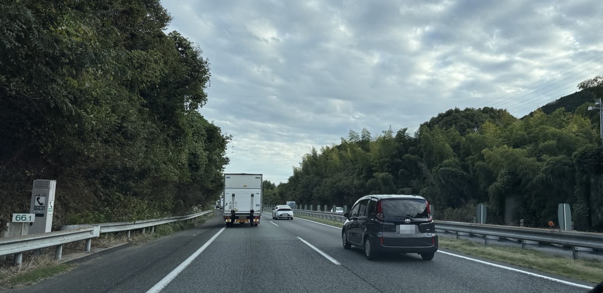 太宰府インターから九州自動車道へ｜福岡市在住・医師の夫と春日市の看護師による浮気調査事例